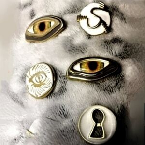 Schiaparelli 5 Brooch buttons